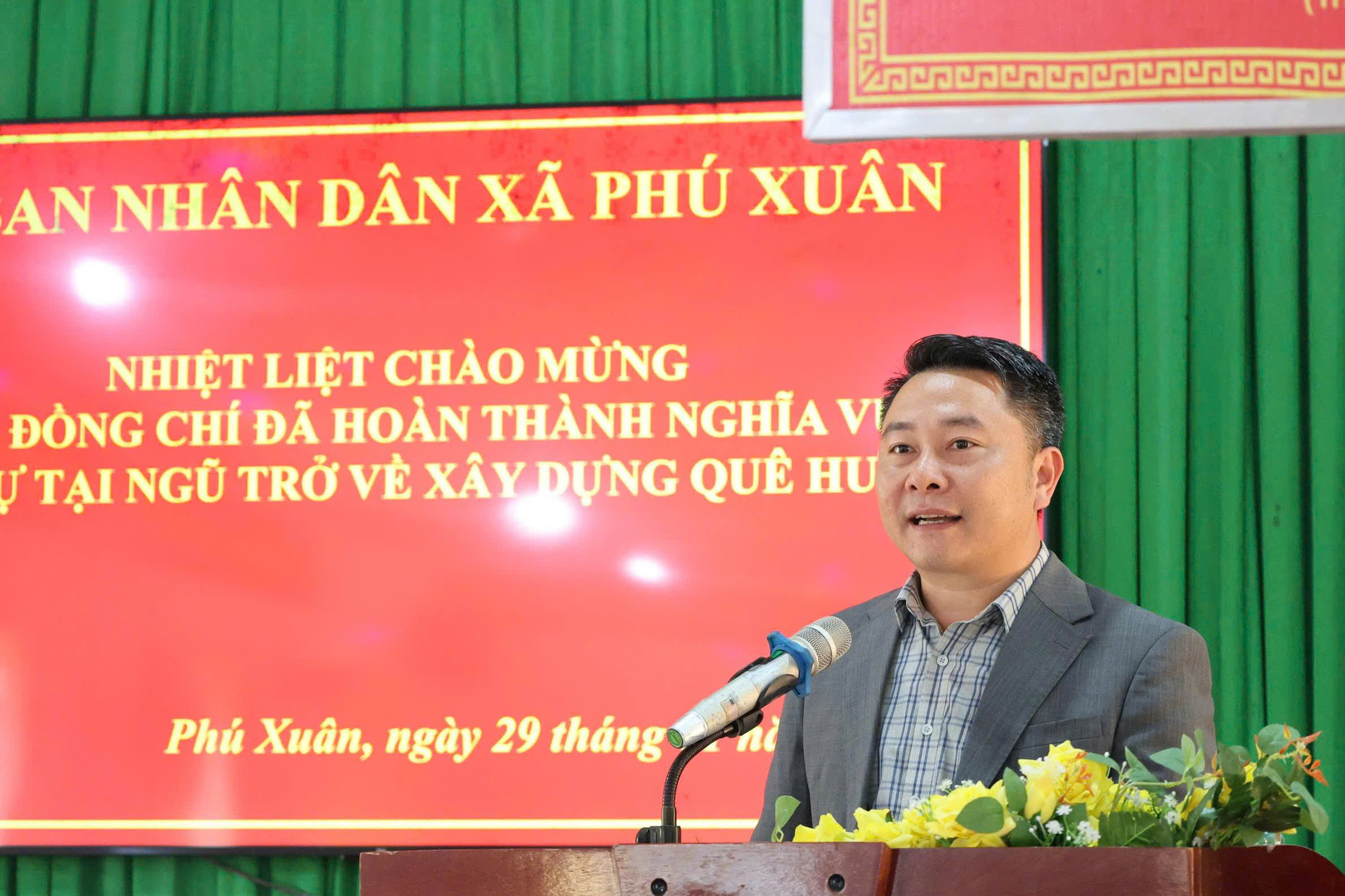 Ủy ban nhân dân xã Phú Xuân tổ chức đón nhận quân nhân hoàn thành nghĩa vụ Quân sự trở về địa phương
